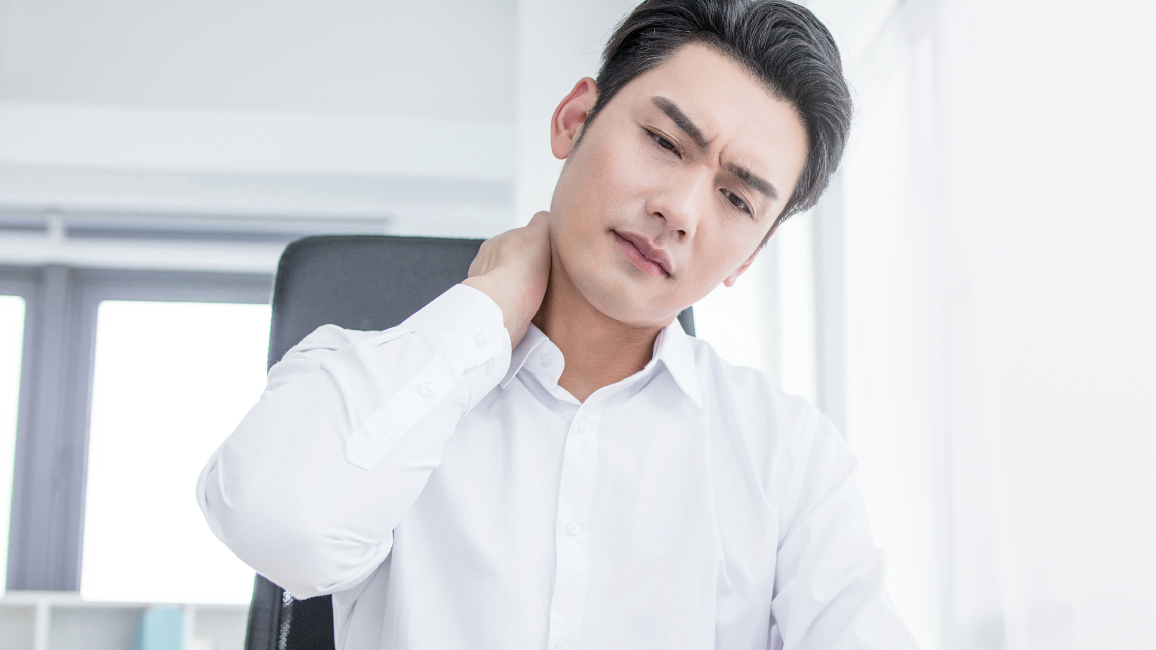 Recognize the symptoms of neck pain, the silent threat that is close to you